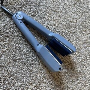 Vintage Conair SHINY BIG WAVES Blue Velvet Flocked Crimper Hot Iron CS5